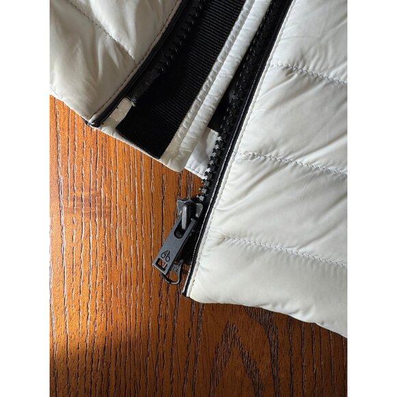 Moose Knuckles | White Puffer Vest - Picture 2 of 11